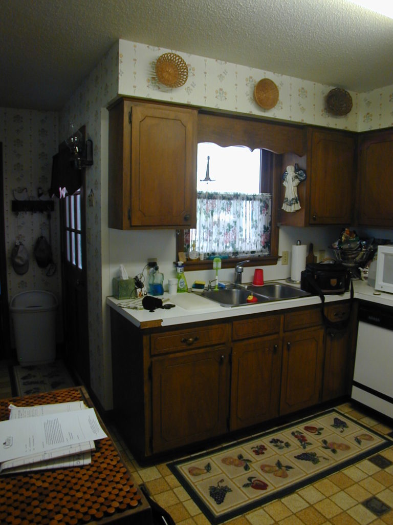 Kitchen in Willow Springs before Remodel