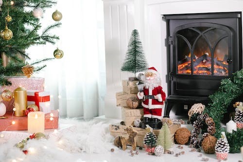 fireplace-Christmas-Decor